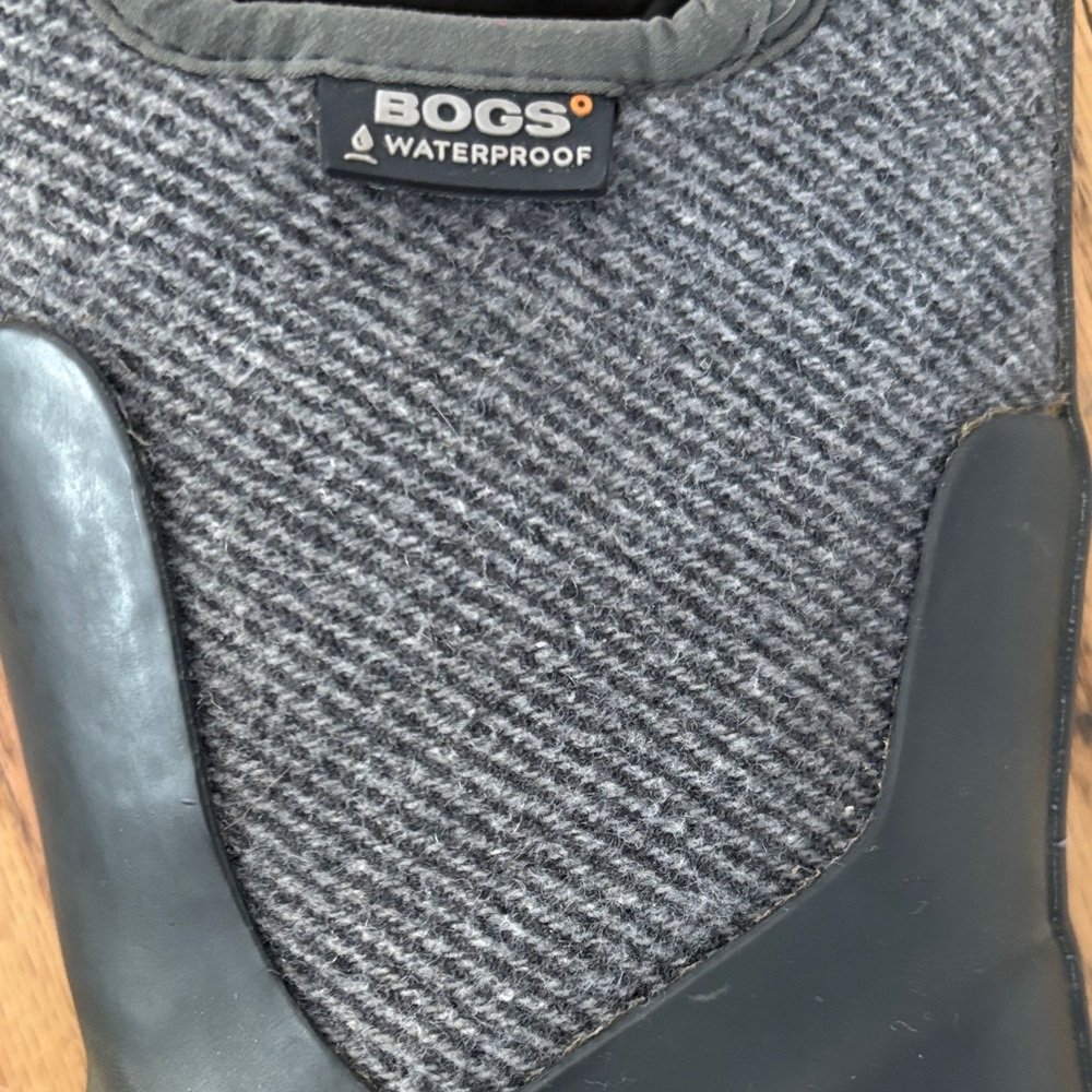 BOGS Black and Gray Waterproof Boots - Picture 5 of 5
